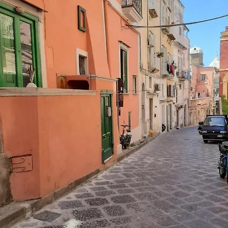 Civico 31 - Historic Centre Apartment Procida